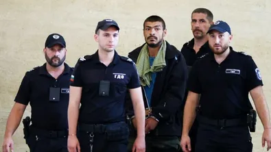 Съдът остави в ареста мъжа, бутнал друг мъж от Лъвов мост - грозят го до 20 години затвор