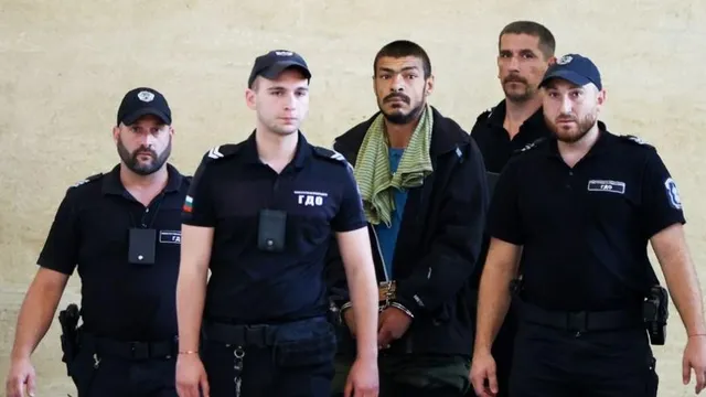 Съдът остави в ареста мъжа, бутнал друг мъж от Лъвов мост - грозят го до 20 години затвор
