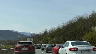 Интензивен трафик и задръствания в посока Гърция