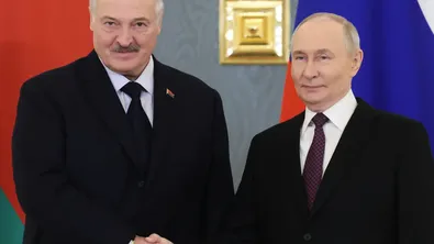 Лукашенко при Путин, обсъждат войната в Украйна