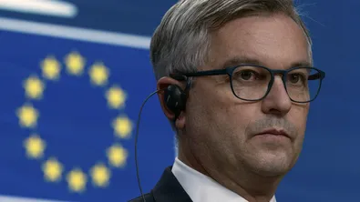 Австрия приветства предложението украинците в наборна възраст да останат без временна закрила