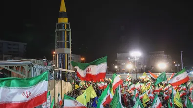 Иран удари американски бази в Бахрейн и Кувейт, заплаши да прекрати преговорите със САЩ