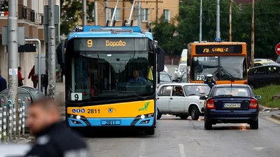 Как софиянци се справят с жегата? 60% от спирките са без сянка