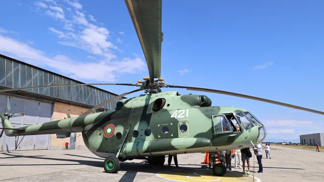 Министър Димитър Стоянов ще провери готовността за гасене на пожари в авиобаза "Крумово"