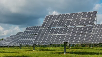 САЩ работят по забрана, насочена към китайски енергийни инвертори