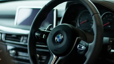 BMW, Ferrari и Tesla обръщат гръб на медта: Алуминият променя бъдещето на електромобилите