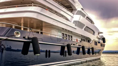 Войната в Украйна: Яхтата на Кремъл, която ни каза повече от Путин