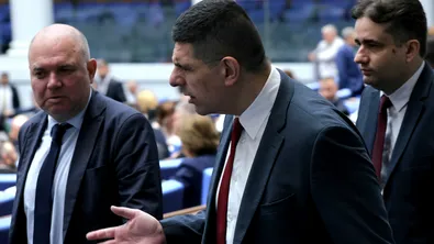 И този път не мина: Депутатите отново отхвърлиха 100% обезщетение за майките