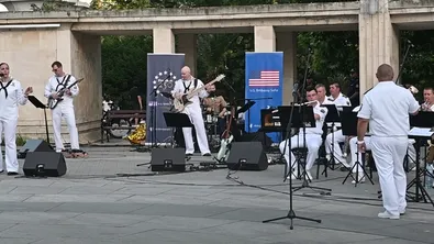 Оркестърът на ВМС на САЩ във Варна с метъл изпълнение на "Бангаранга"