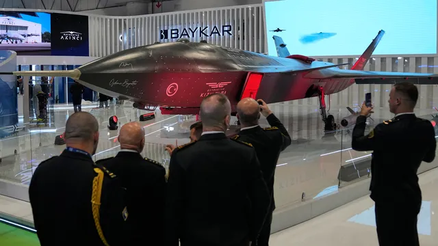 "Червена ябълка": Турският безпилотен изтребител, който ще роботизира бойната авиация
