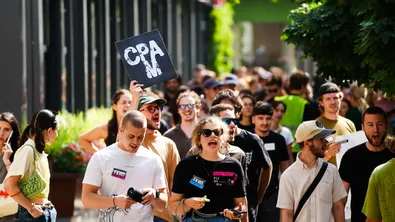 Студенти от НАТФИЗ на протест под слогана #АзНеСъмСеместриалнаТакса