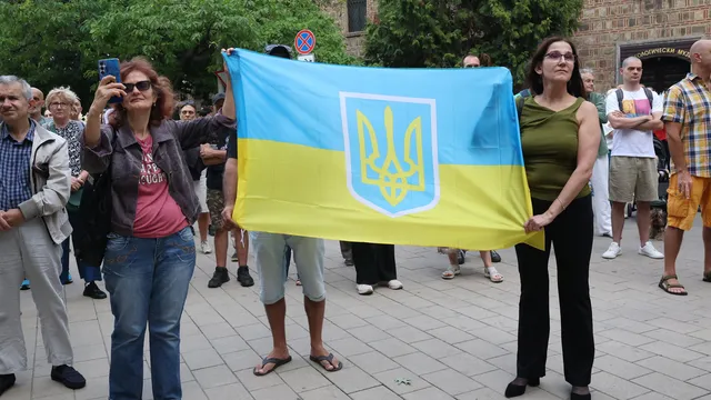 Отново протестиращи срещу кабинета се събраха в центъра на София
