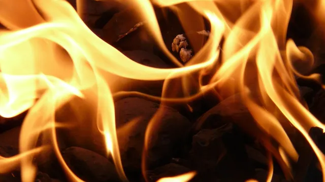 Пожар унищожи две бунгала край плажа в Черноморец