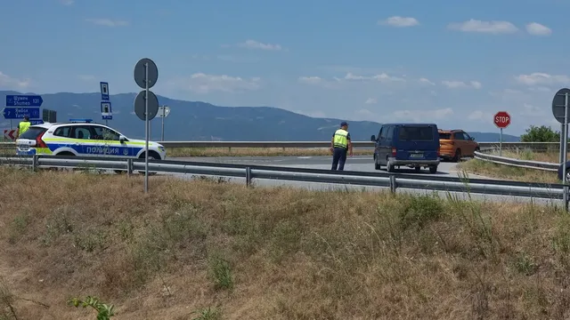 Катастрофа ограничава движението по път между Добрич и Варна