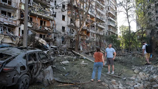 11 загинали и 46 ранени при масирани руски удари по Киев