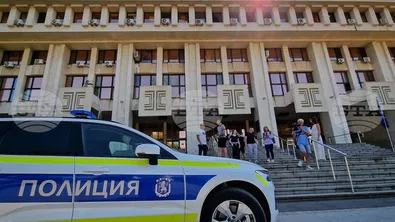 Сигнали за поставени взривни устройства в институции в страната