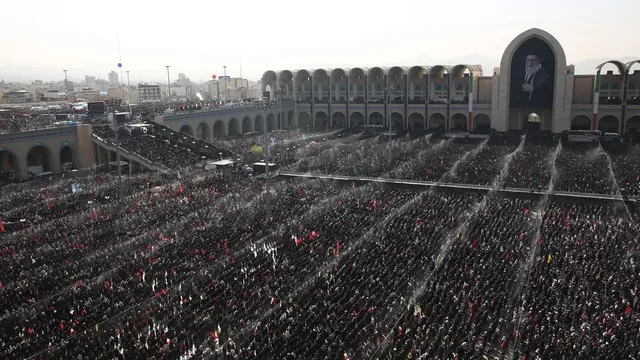 Участници в погребалното шествие на Хаменей призоваха за отмъщение срещу Тръмп