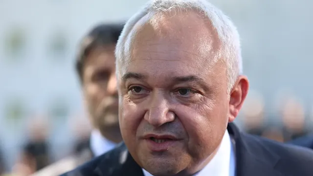 Над 7000 служители в МВР получават едновременно пенсия и заплата