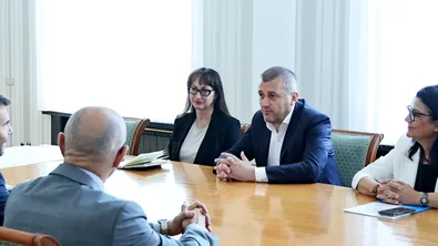 Министър Пеев: Авиацията се нуждае от повече млади специалисти