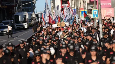 Нови протести преди срещата на НАТО: Полицията арестува демонстранти