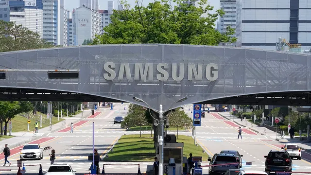 Рекордна печалба, но срив на борсата: Защо инвеститорите обърнаха гръб на Samsung?