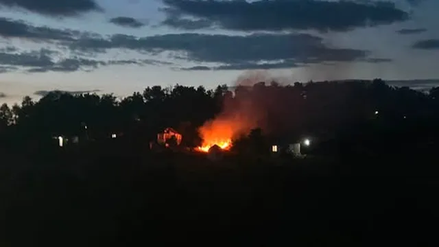 Пожар и в Казанлък: Горят сухи треви в кв. "Изток"