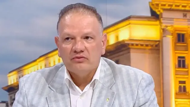 Петър Славов: Машини има достатъчно, не виждам защо малките секции останаха без тях
