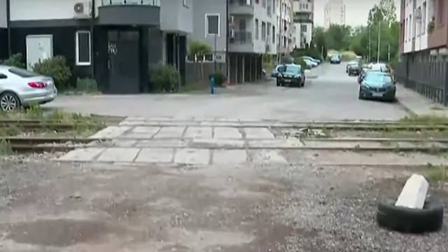 „Не ни се чака“: Жители на „Люлин“ сами ремонтираха проблемен участък
