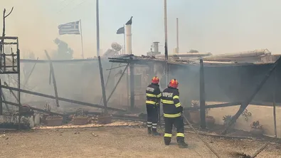 Голям пожар в Гърция рани 11 души, трима са в тежко състояние