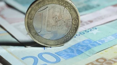 Край на кеша или нова свобода? ЕС даде „зелена светлина“ за дигиталното евро – какво се променя за нас?