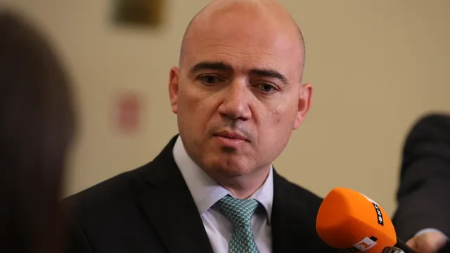 Илин Димитров: Каним чуждестранните туристи да посетят България