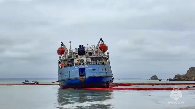 Украйна твърди, че е поразила 21 руски танкера в Азовско море