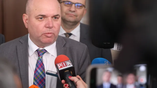 Владислав Панев: Сякаш Румен Радев предпочита рейтинга пред държавата