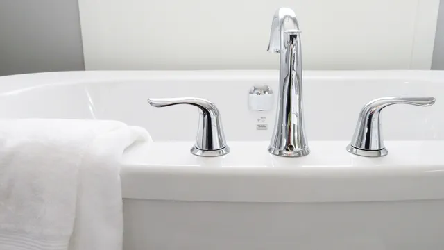 Спират топлата вода в голяма част от София за седмица