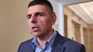 Мирчев: В изявлението си от Париж Радев постави България в опасна изолация от европейската политика по сигурност