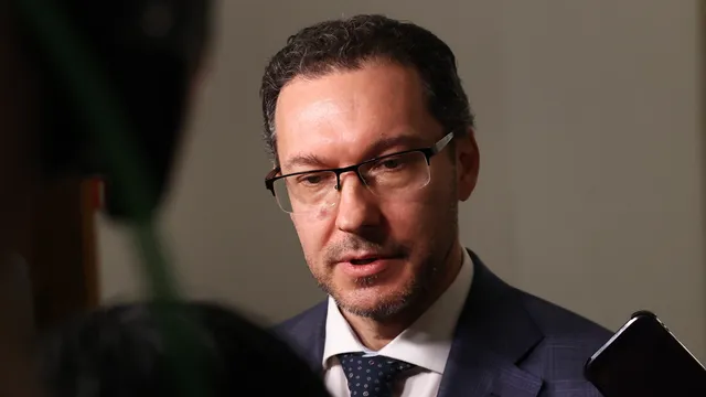 Митов обвини Радев в геополитическо двуличие и „капитулация, маскирана като мир“