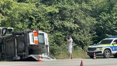 Шофьор блъсна линейка с пациент край Враца
