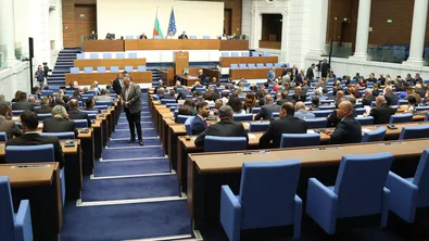 С подкрепата на ДПС: Бюджет 2026 мина на първо четене въпреки острия отпор на опозицията