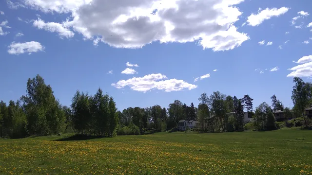 Предимно слънчево, но с валежи на места утре