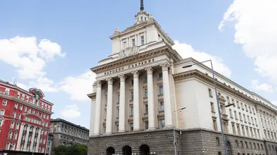 Властта обяви за "неморални" правила, които сама въведе