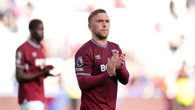 Капитан за пример! Джаръд Боуен остава верен на Уест Хям и след изпадането