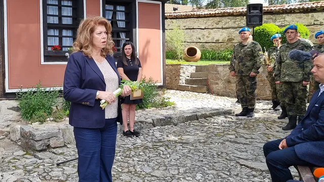 Изборите за президент: Въпросът е кой ще е на балотаж срещу Йотова