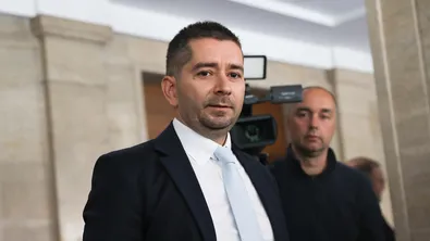 Слави Василев за Велислава Петрова: Първият външен министър, който се бори за България