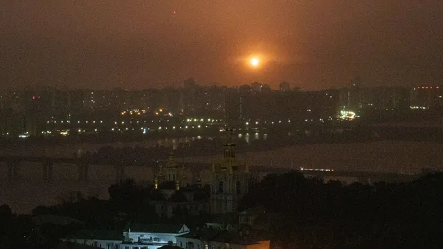 Украйна обяви, че е свалила 81 от общо 94 дрона, изстреляни от Русия