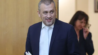 Транспортният министър за американските самолети: Страната ни не става мишена