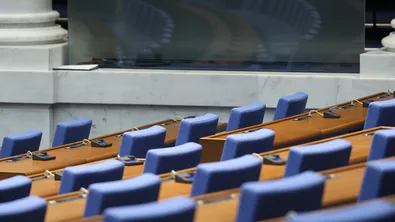 Проектобюджетите на ДОО и на НЗОК за 2026 г. влизат на второ четене в пленарната зала