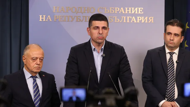 "Демократична България": Правителството на Румен Радев поставя под съмнение българския национален интерес