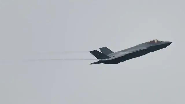 Американски разузнавателен самолет бе засечен над Черно море