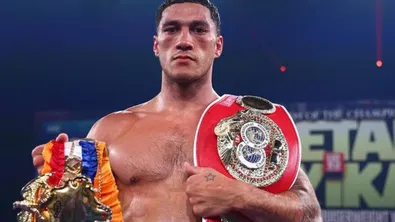 Непобеден боксьор ще съди IBF, подозира конспирация