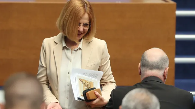 Десети час продължава обсъждането на Бюджет 2026 в парламента
